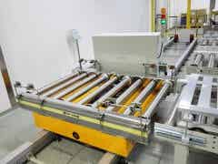 井松科技 鋰電設(shè)備 單貨位直線穿梭車