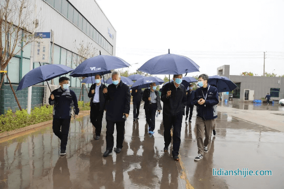 市政協(xié)調(diào)研組一行蒞臨天力鋰能調(diào)研指導工作