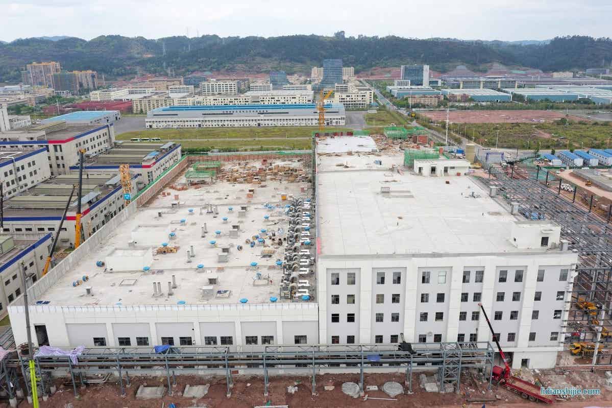 宜賓鋰寶鋰電正極材料項(xiàng)目二期二標(biāo)段迎來全面封頂 宜賓鋰寶鋰電正極材料項(xiàng)目二期二標(biāo)段迎來全面封頂