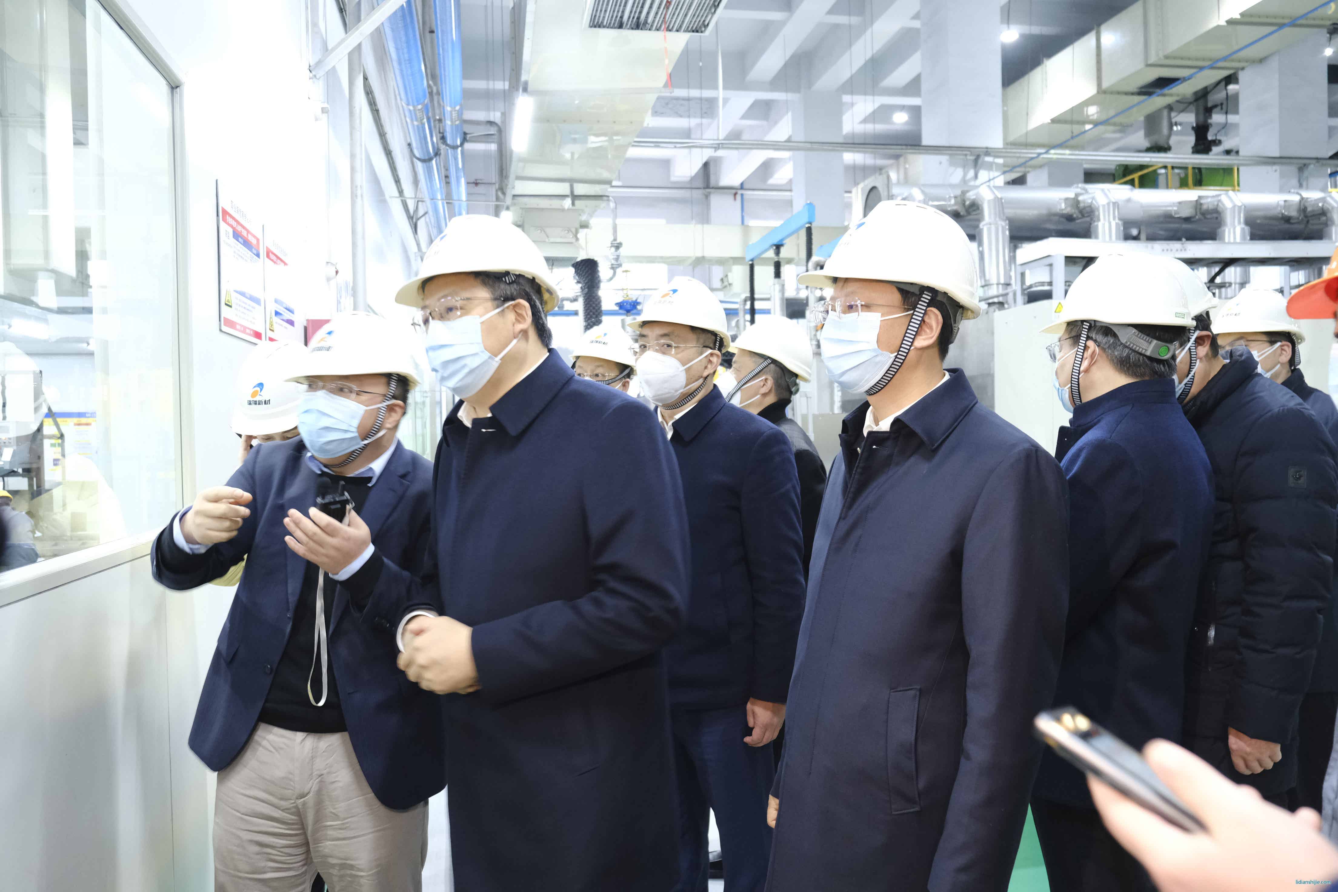 南通市委副書記、代市長吳新明來瑞翔新材調研