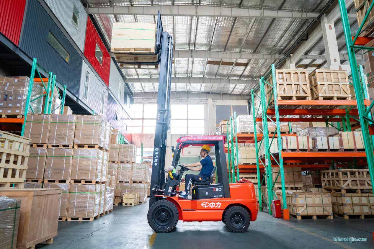 中力再生鋰電叉車