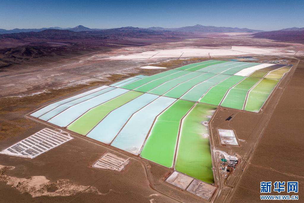 贛鋒鋰業(yè)在全球范圍內(nèi)進(jìn)行資源布局，在國內(nèi)外持有多處優(yōu)質(zhì)礦源。圖為阿根廷cauchari鹽湖項(xiàng)目。新華網(wǎng)發(fā) 受訪者供圖